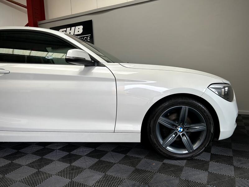 BMW 1 SERIES