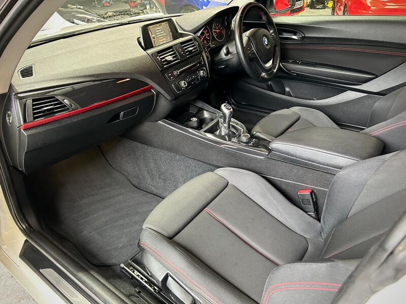 BMW 1 SERIES
