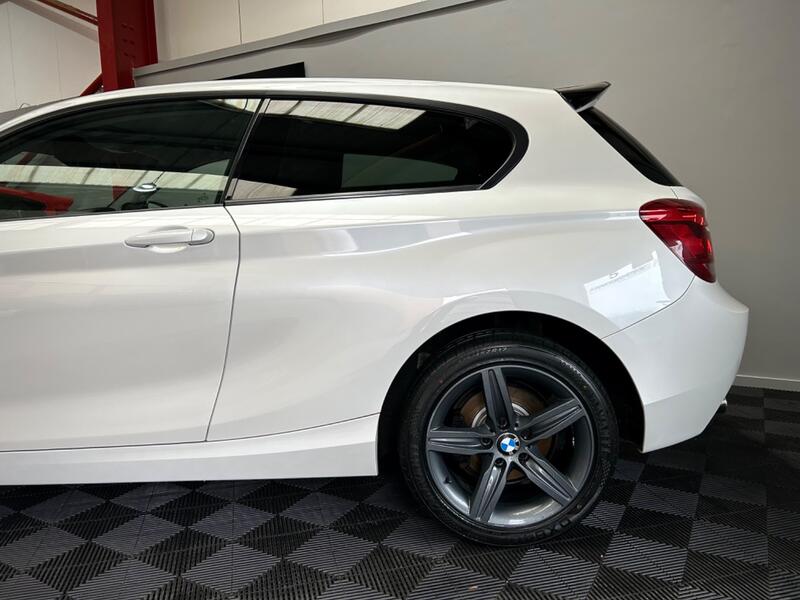 BMW 1 SERIES