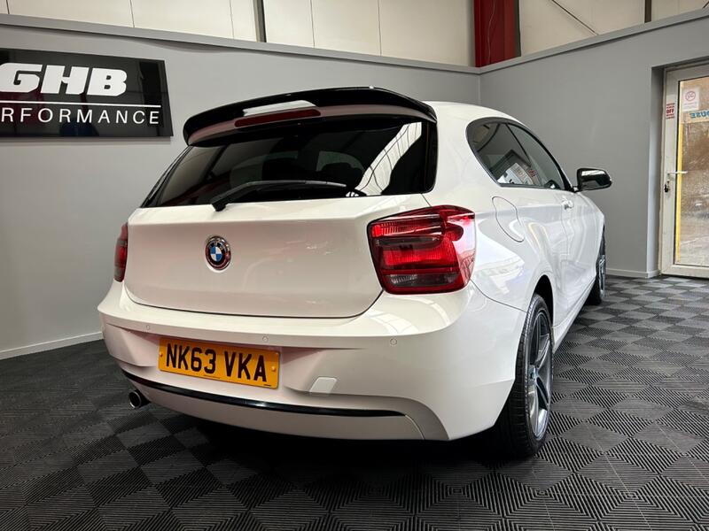 BMW 1 SERIES