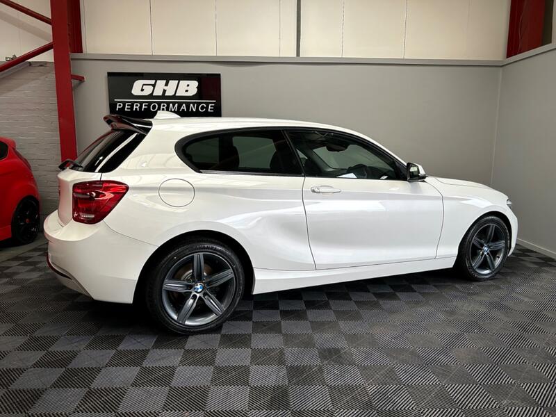 BMW 1 SERIES