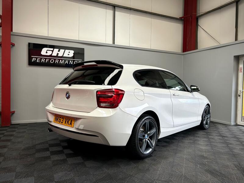BMW 1 SERIES