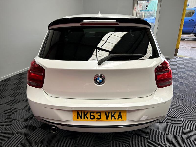 BMW 1 SERIES