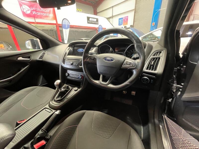 FORD FOCUS