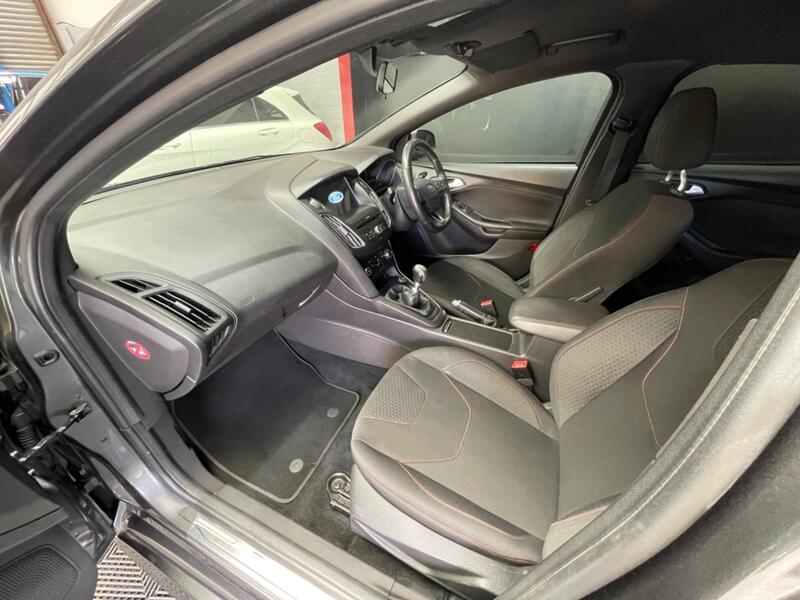FORD FOCUS
