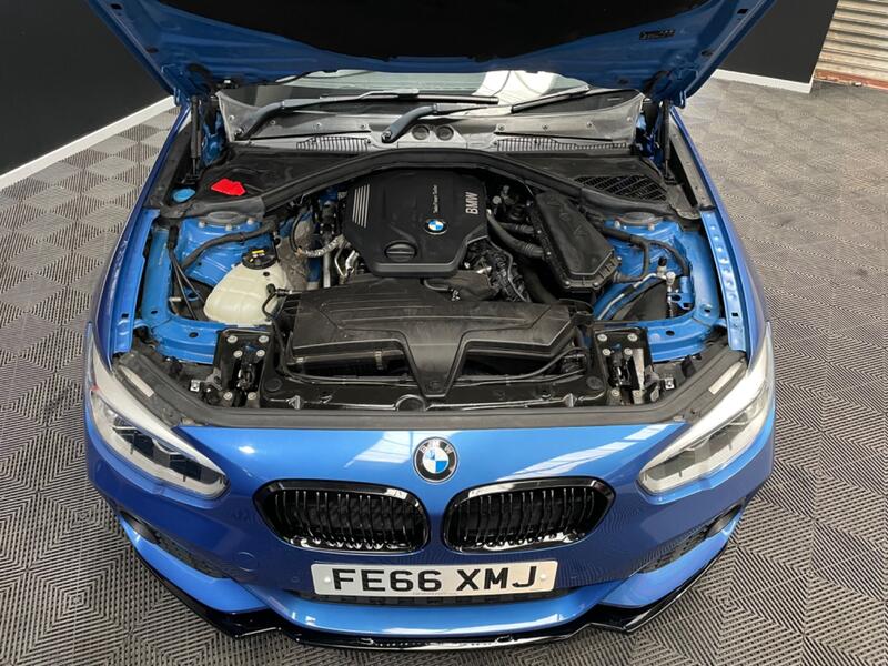 BMW 1 SERIES
