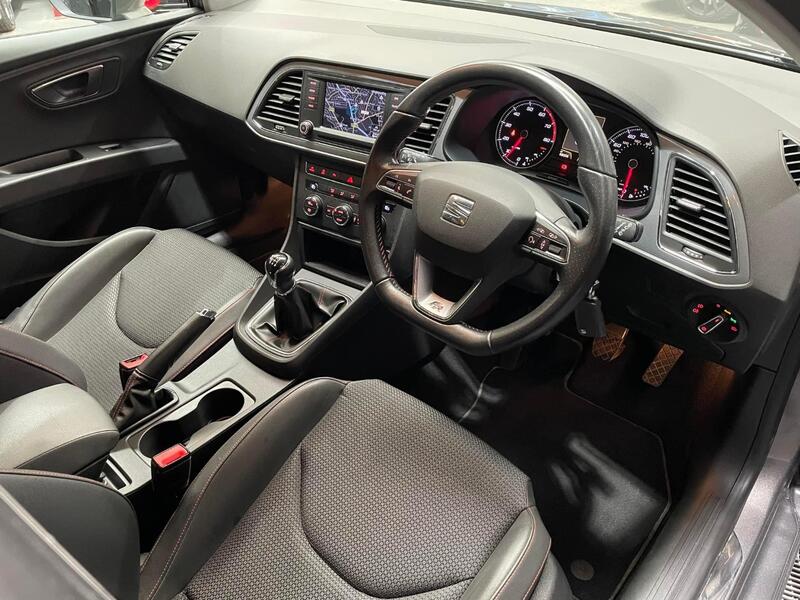 SEAT LEON