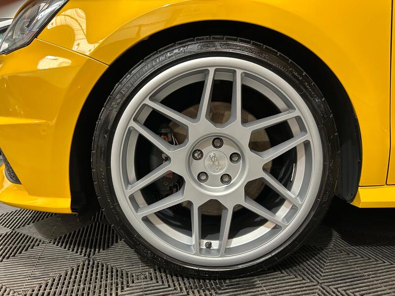 AUDI S1