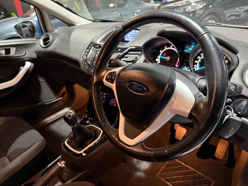 FORD FIESTA