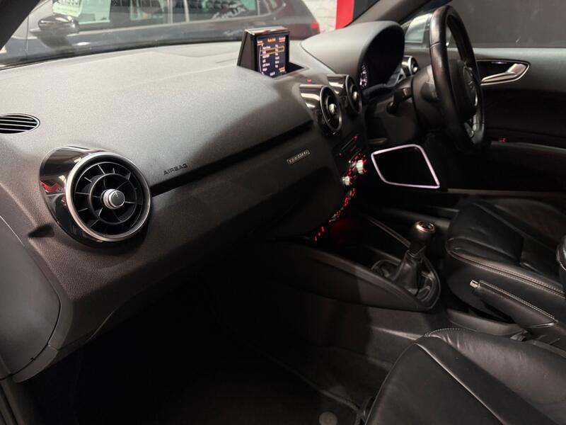 AUDI S1