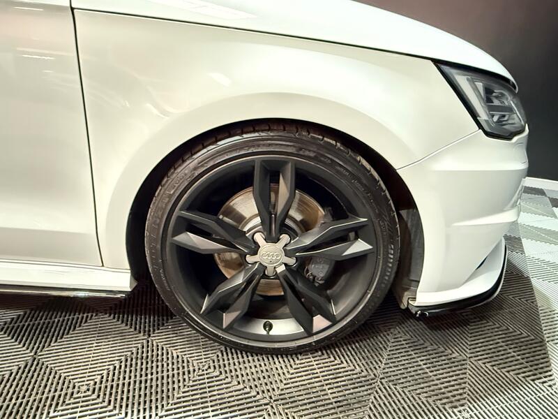 AUDI S1