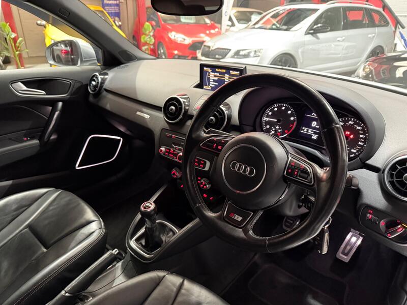 AUDI S1