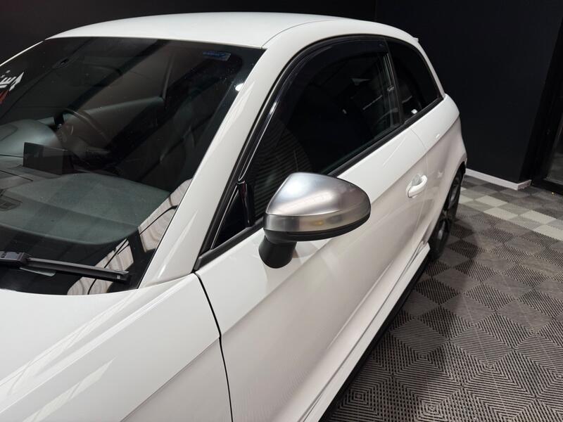 AUDI S1