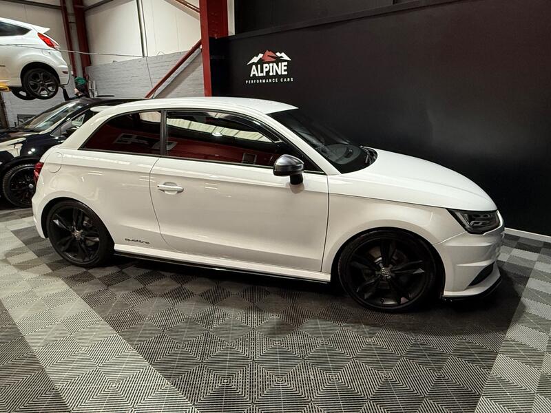 AUDI S1