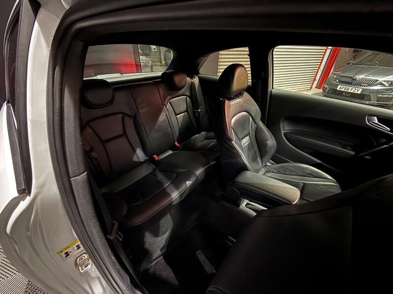 AUDI S1