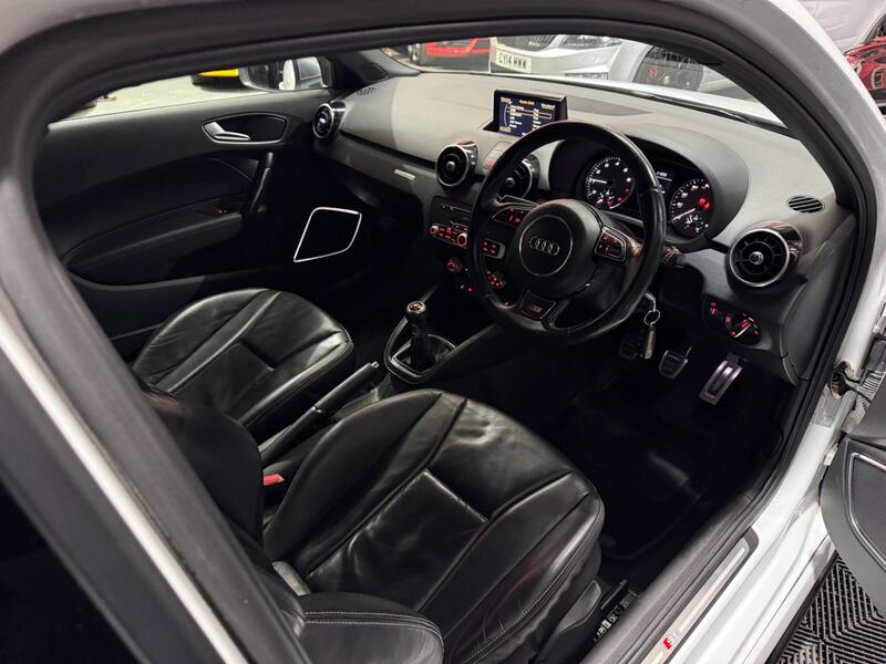 AUDI S1