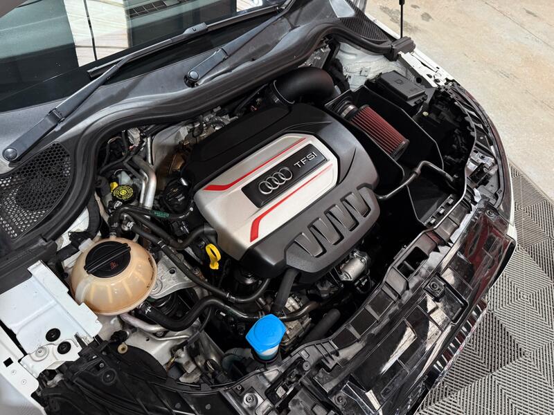 AUDI S1