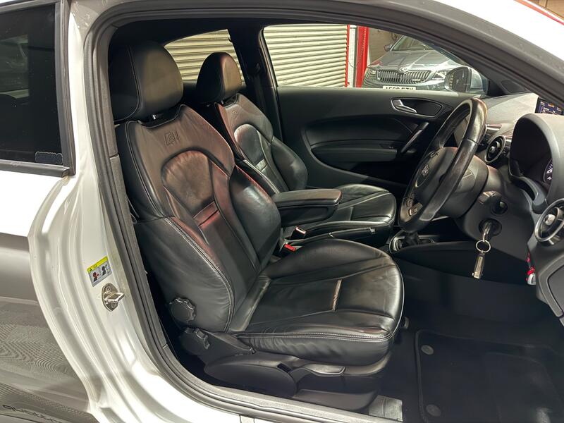 AUDI S1