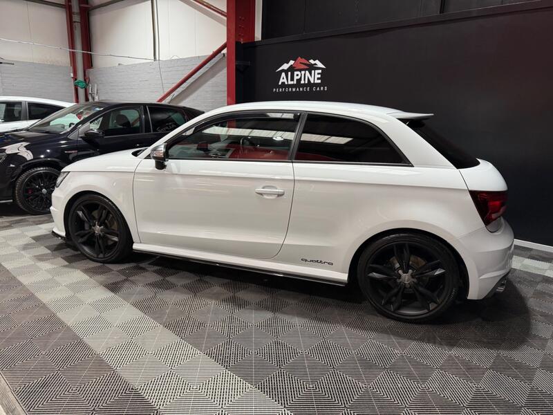 AUDI S1