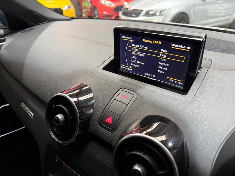 AUDI S1