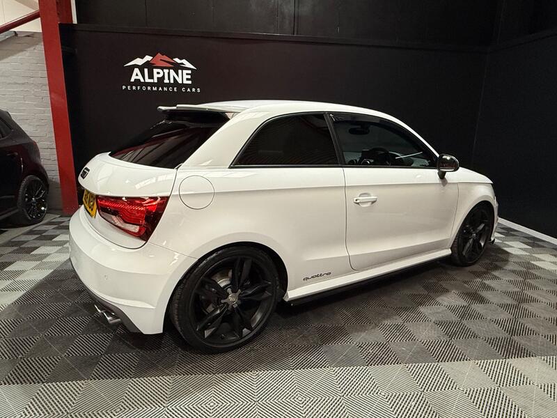 AUDI S1