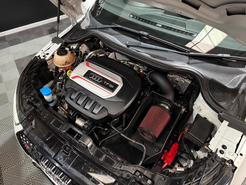 AUDI S1