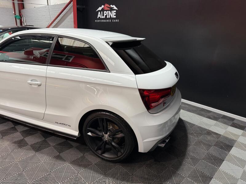 AUDI S1