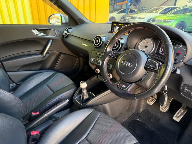 AUDI S1