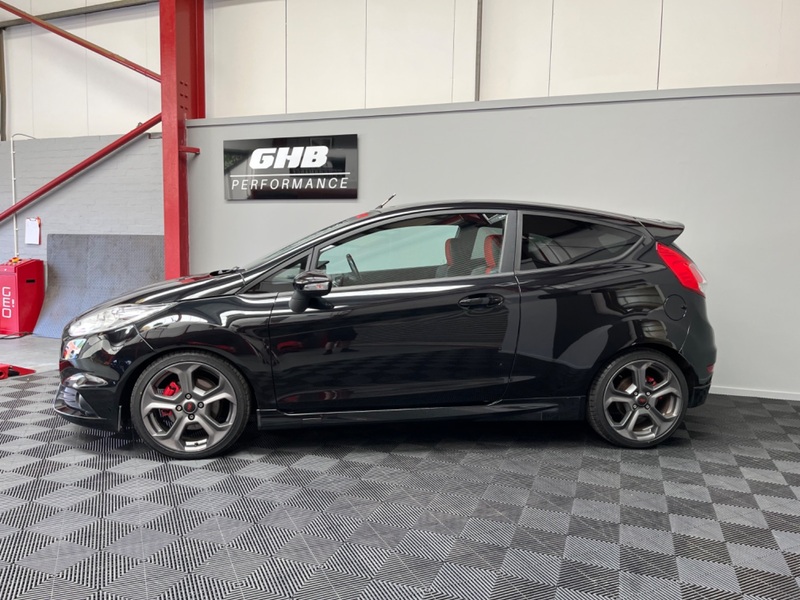 View FORD FIESTA ST-2